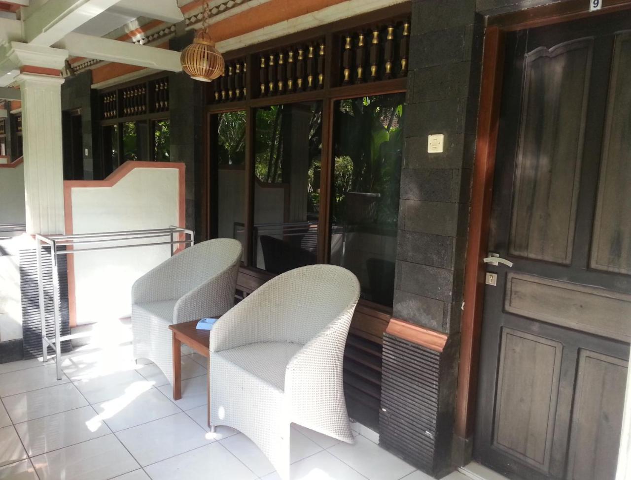 Dewa Bharata Bungalows Legian Rum bild